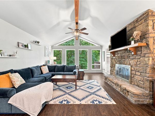 72 Elizabeth Drive , Bella Vista, AR 72715