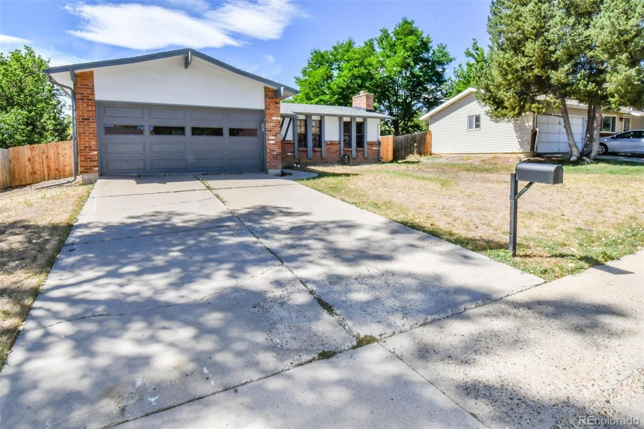 6888 W Roxbury Avenue, Littleton, CO 80128 Main Photo