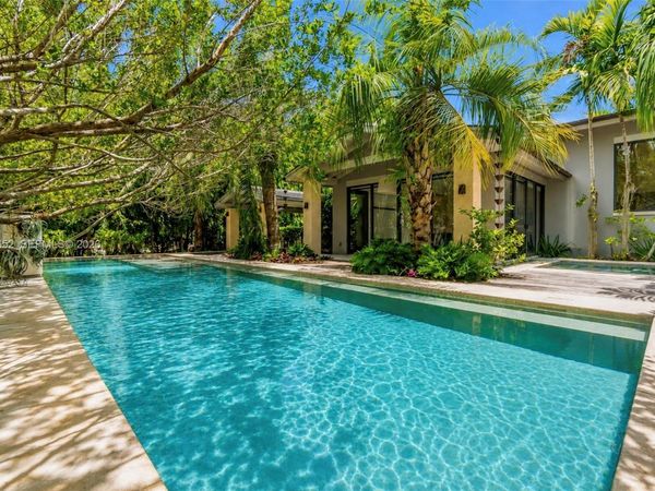 6840 Sunrise Pl, Coral Gables, FL 33133