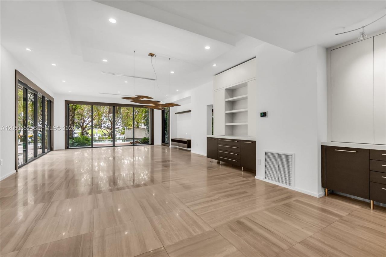 6840 Sunrise Pl, Coral Gables, FL 33133 Photo