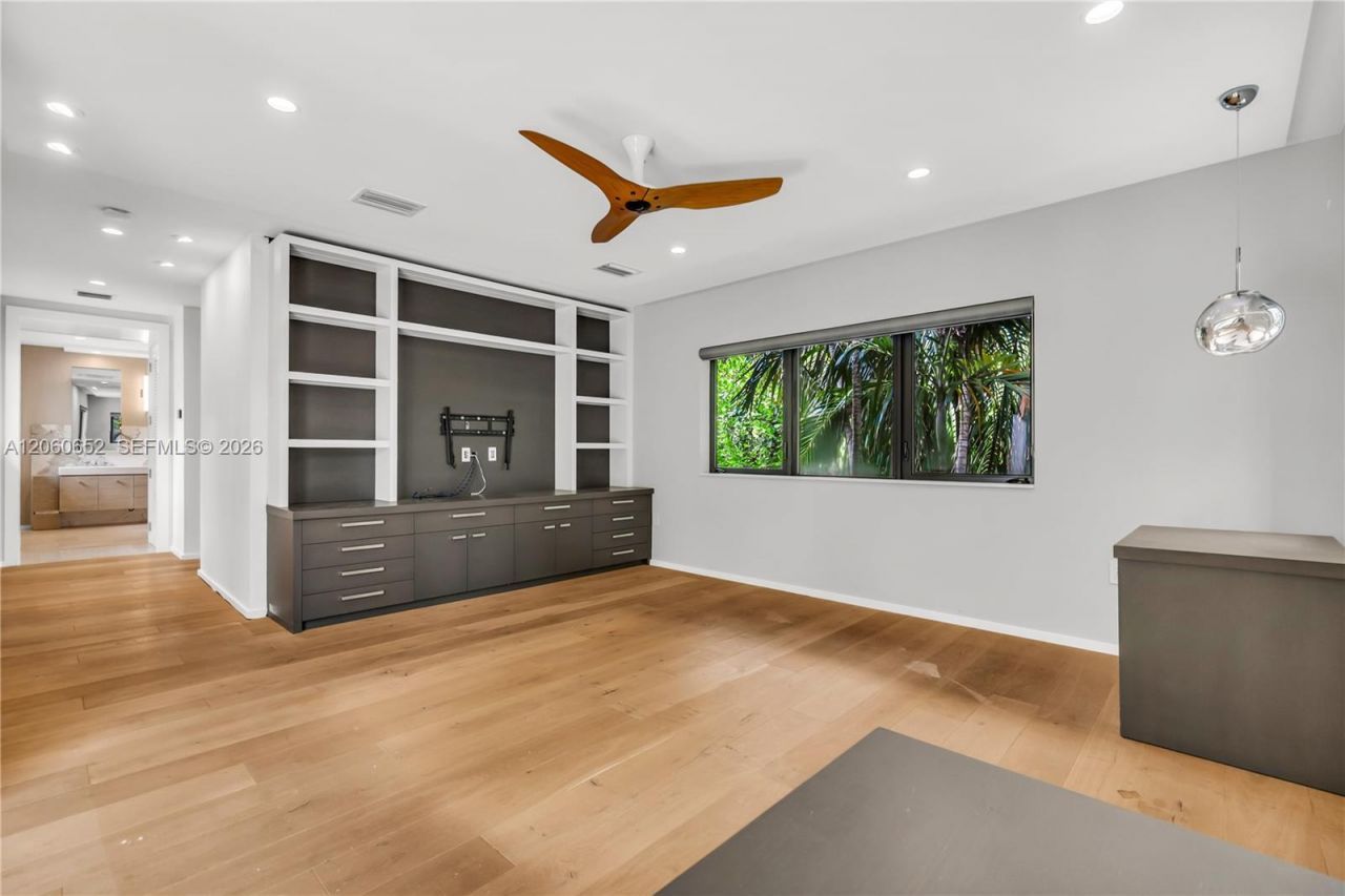 6840 Sunrise Pl, Coral Gables, FL 33133 Photo