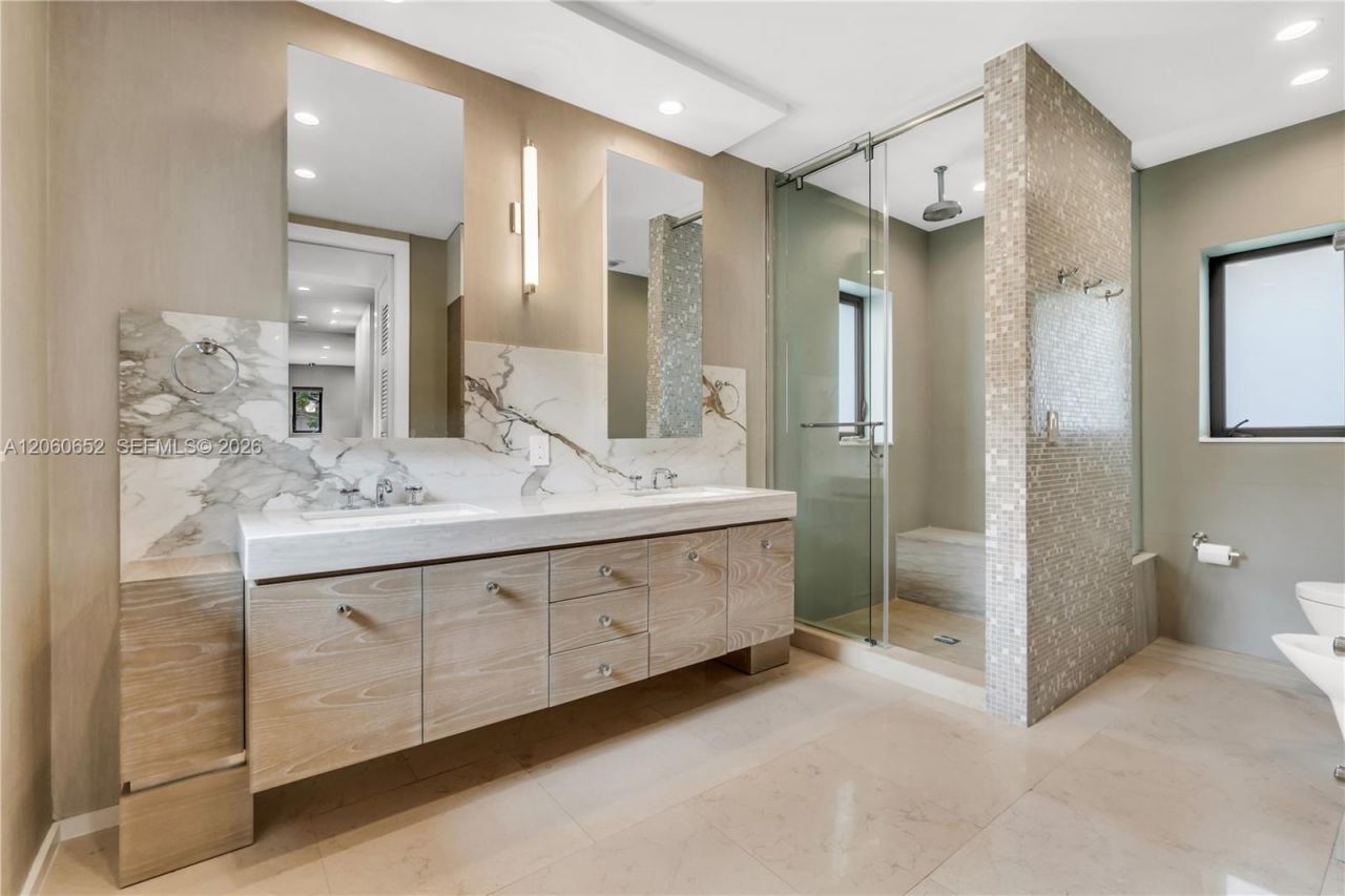 6840 Sunrise Pl, Coral Gables, FL 33133 Photo