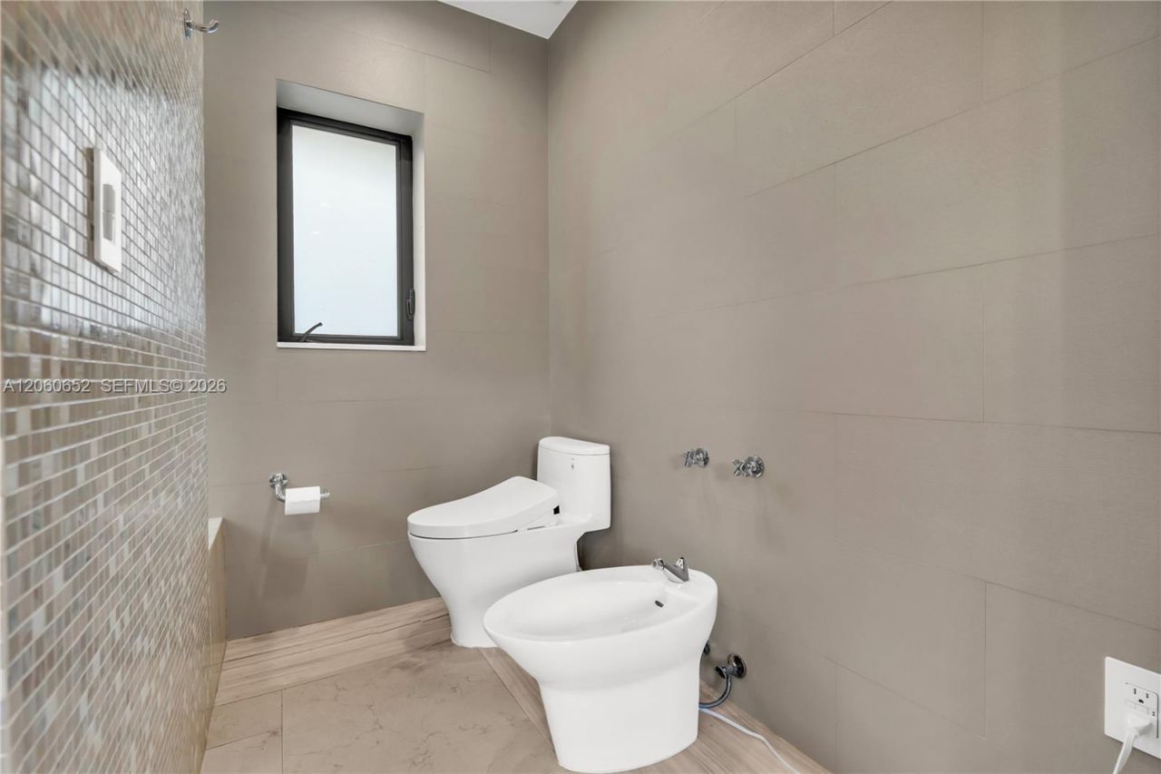 6840 Sunrise Pl, Coral Gables, FL 33133 Photo