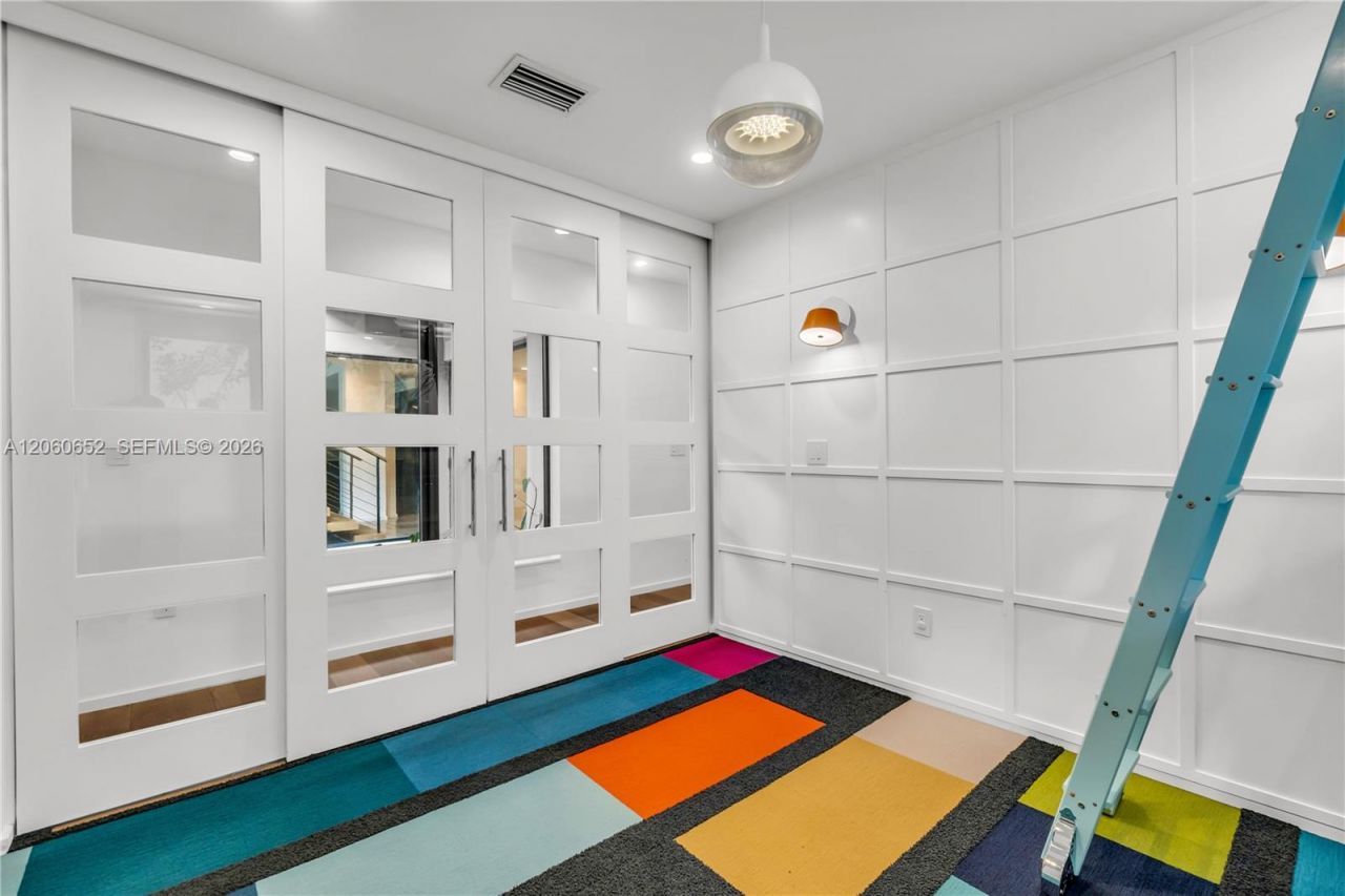 6840 Sunrise Pl, Coral Gables, FL 33133 Photo