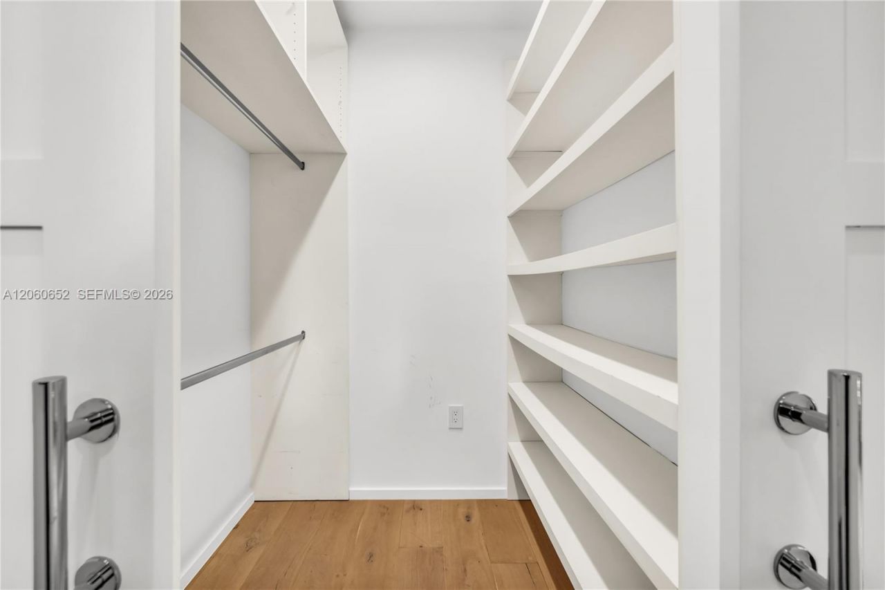 6840 Sunrise Pl, Coral Gables, FL 33133 Photo