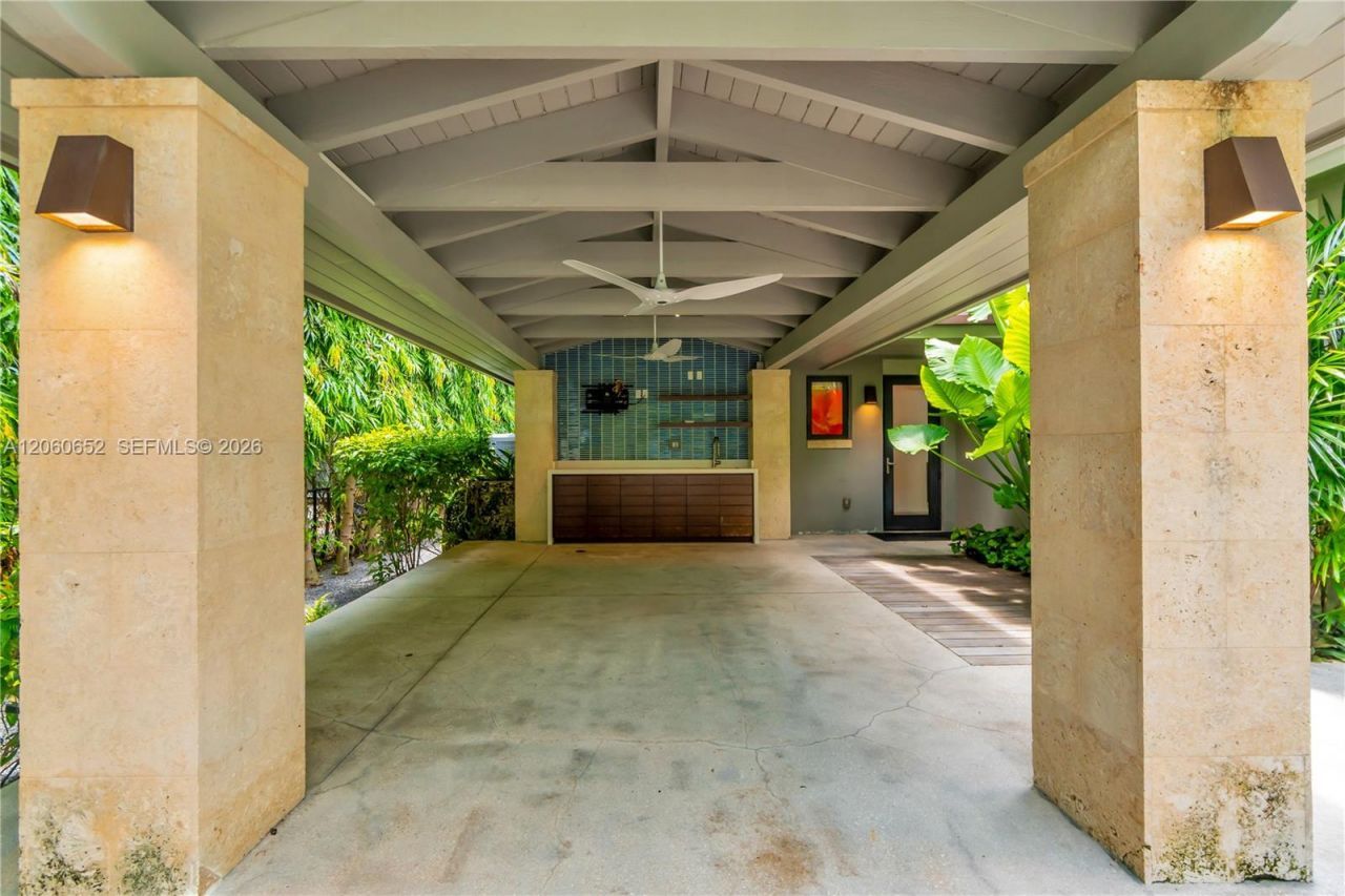 6840 Sunrise Pl, Coral Gables, FL 33133 Photo