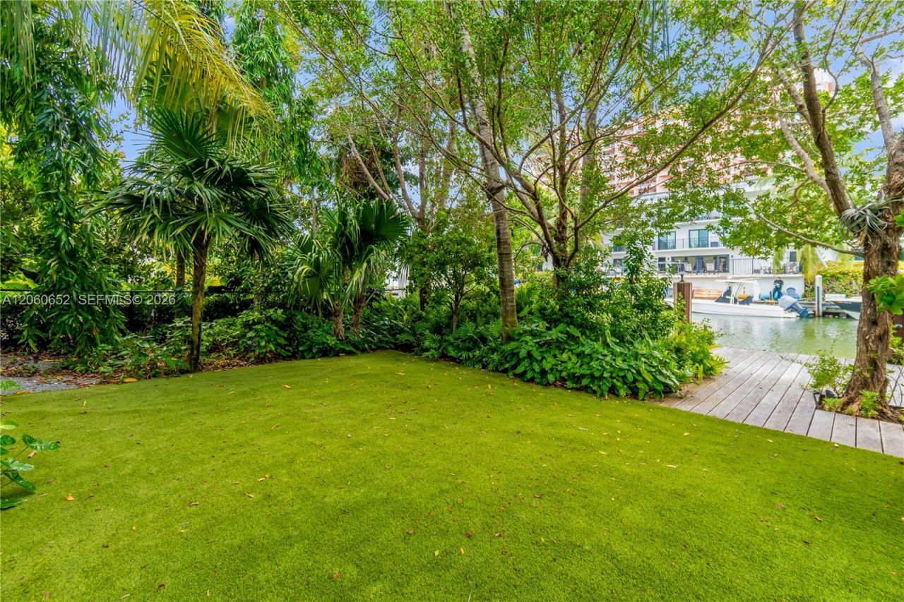 6840 Sunrise Pl, Coral Gables, FL 33133 Photo