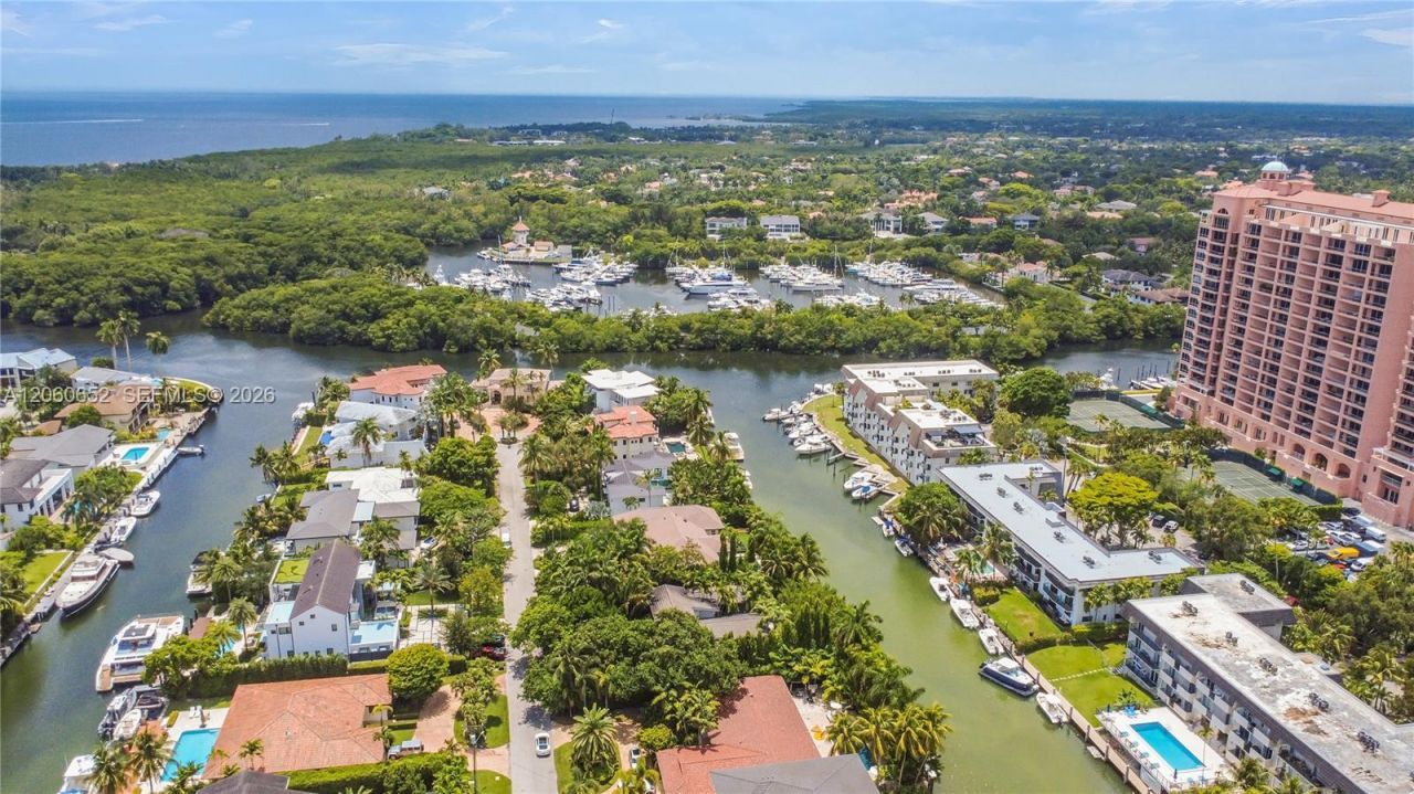 6840 Sunrise Pl, Coral Gables, FL 33133 Photo