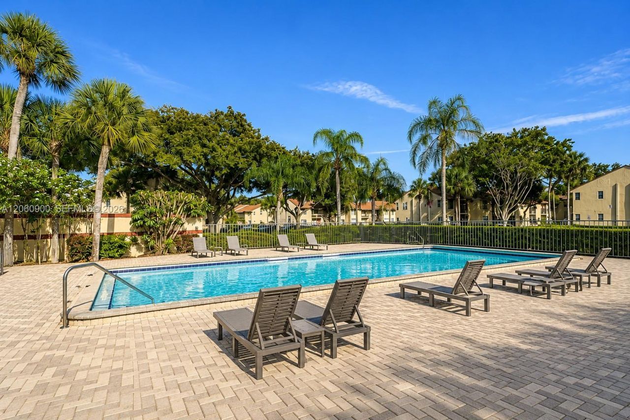 6585 Somerset Dr , Unit 103, Boca Raton, FL 33433 Photo