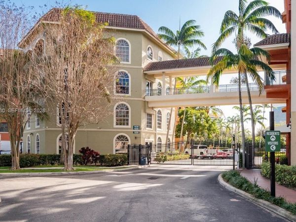 1650 Presidential Way, Unit 208, West Palm Beach, FL 33401
