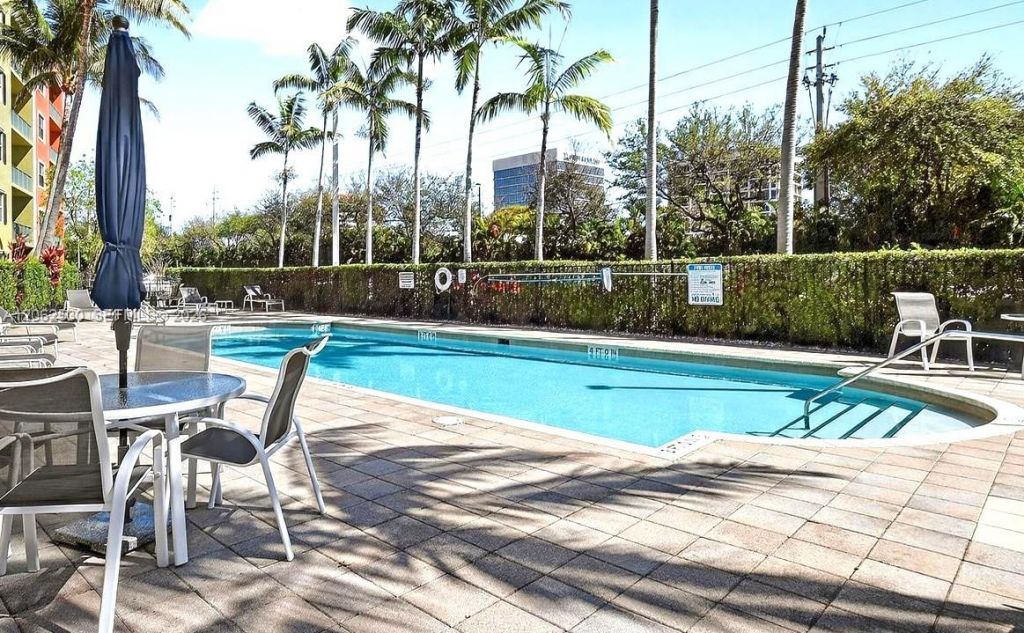 1650 Presidential Way, Unit 208, West Palm Beach, FL 33401 Photo