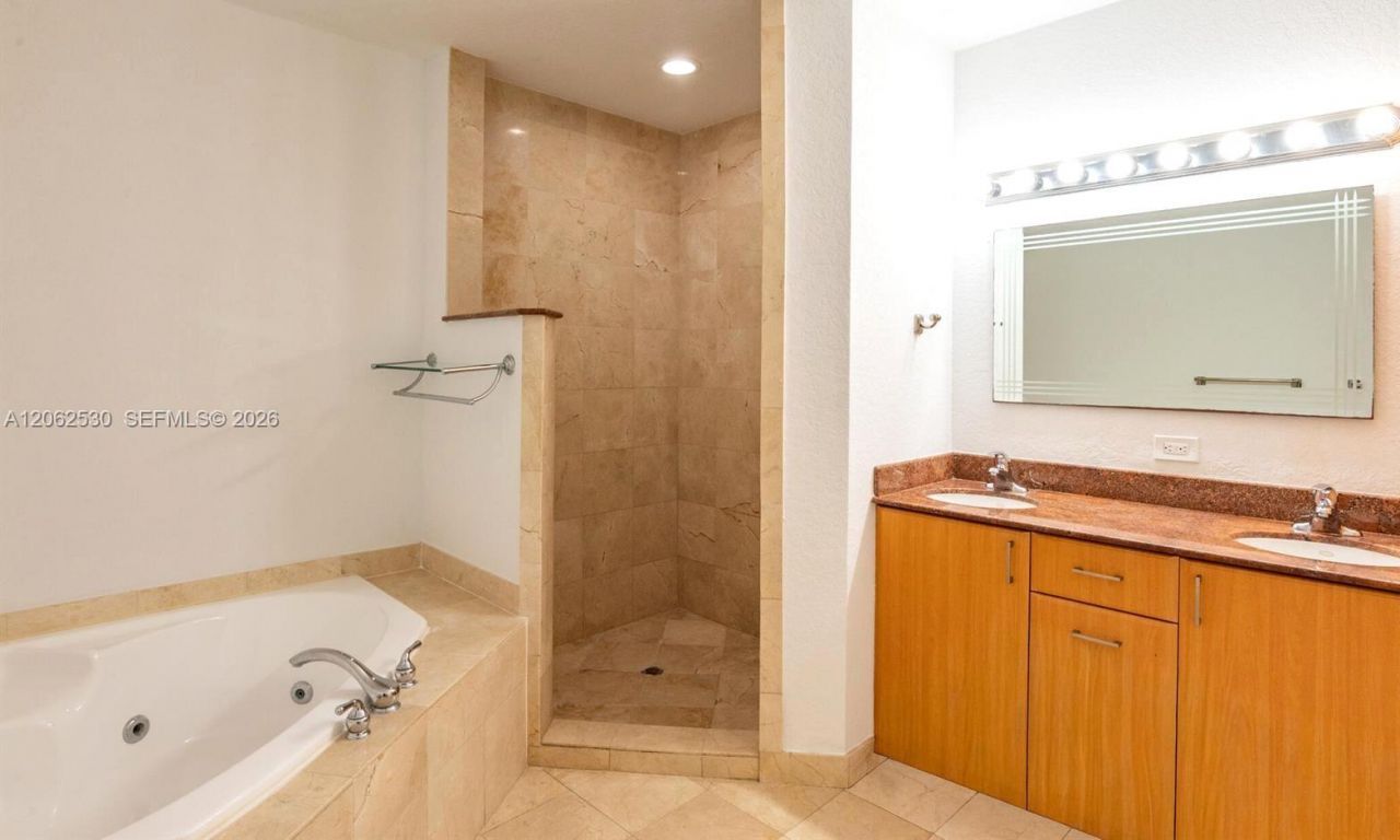 1650 Presidential Way, Unit 208, West Palm Beach, FL 33401 Photo