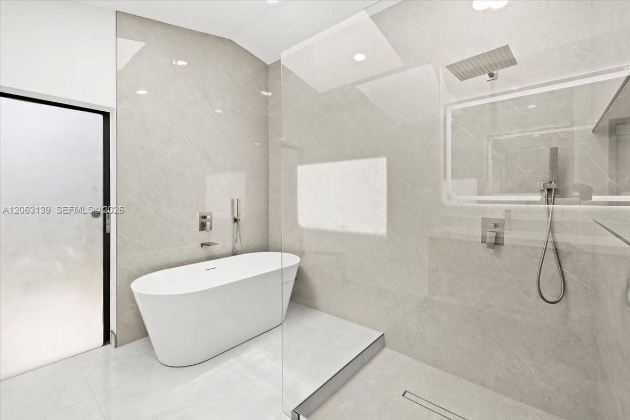 9272 NW 18th St, Plantation, FL 33322 Photo