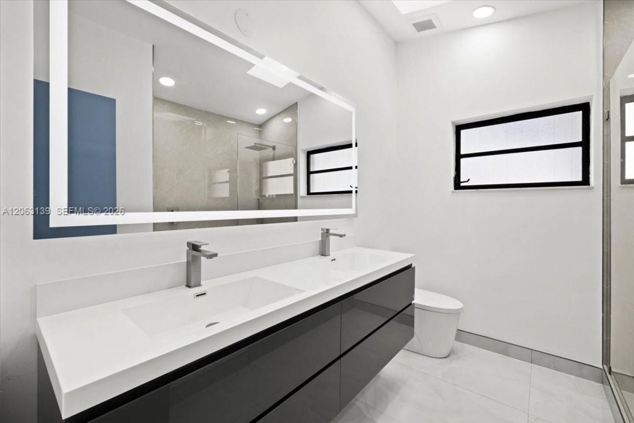 9272 NW 18th St, Plantation, FL 33322 Photo