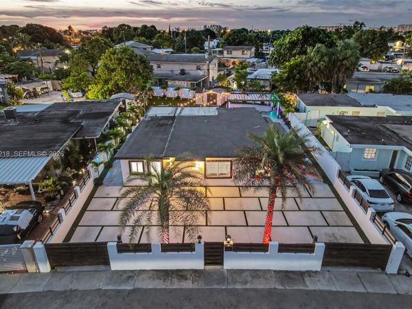 831 E 10th Pl , Hialeah, FL 33010