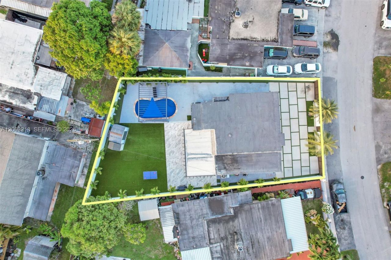 831 E 10th Pl , Hialeah, FL 33010 Photo