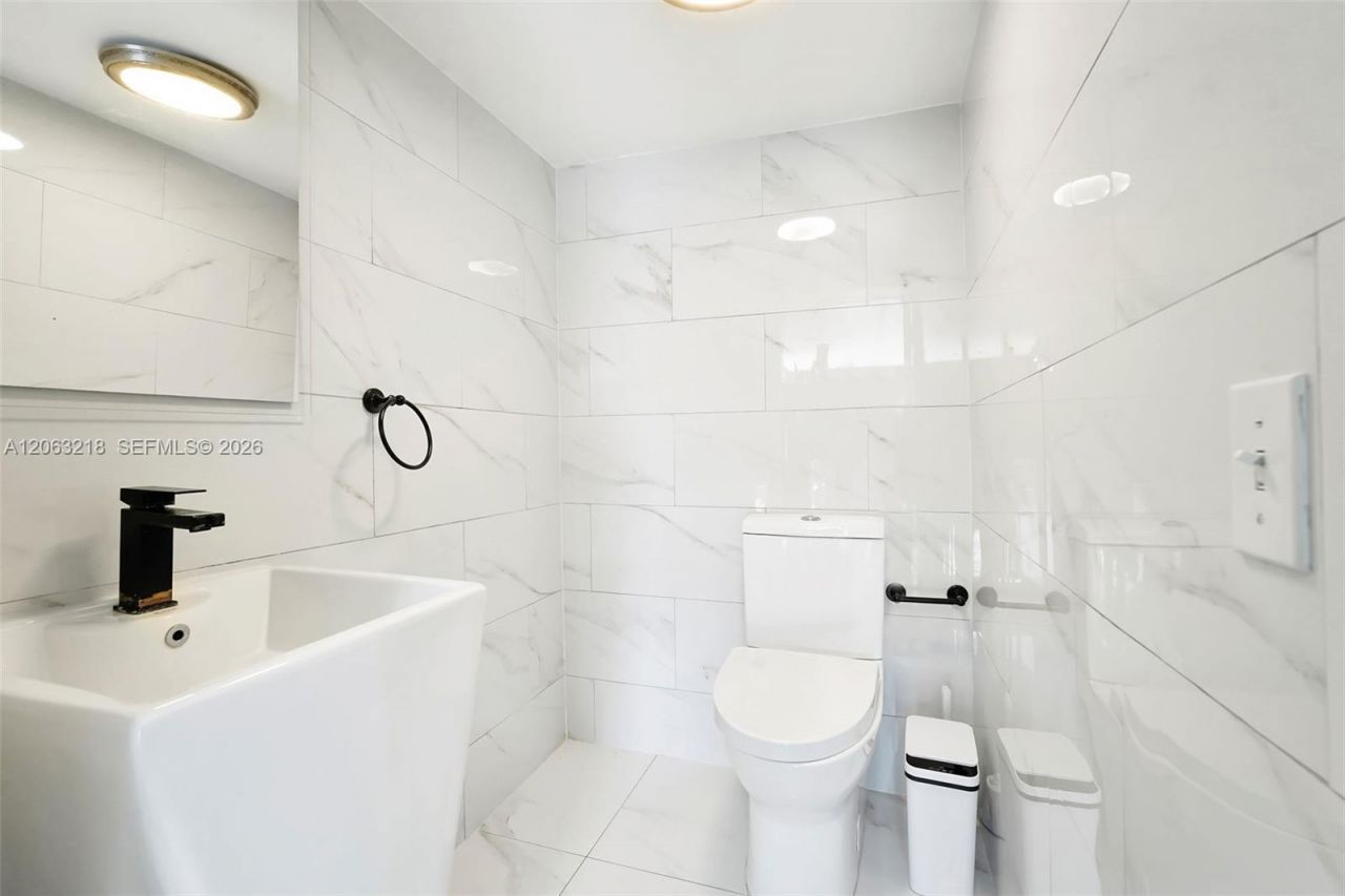 831 E 10th Pl , Hialeah, FL 33010 Photo