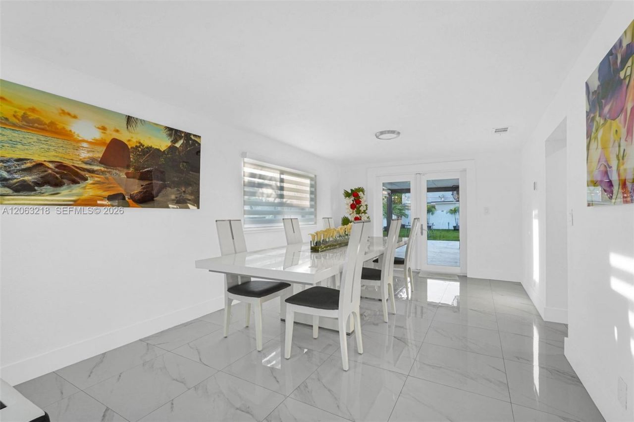 831 E 10th Pl , Hialeah, FL 33010 Photo