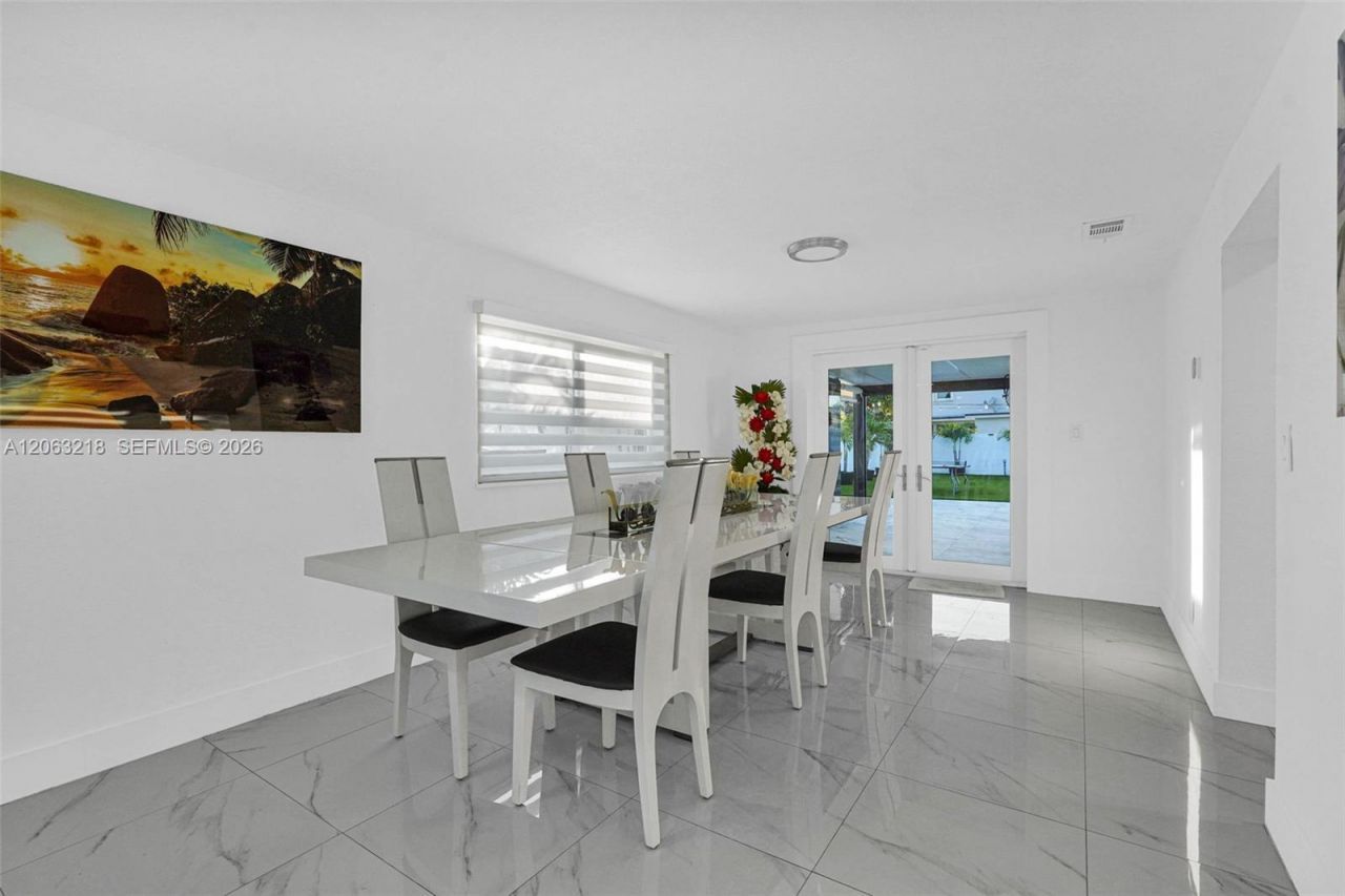 831 E 10th Pl , Hialeah, FL 33010 Photo