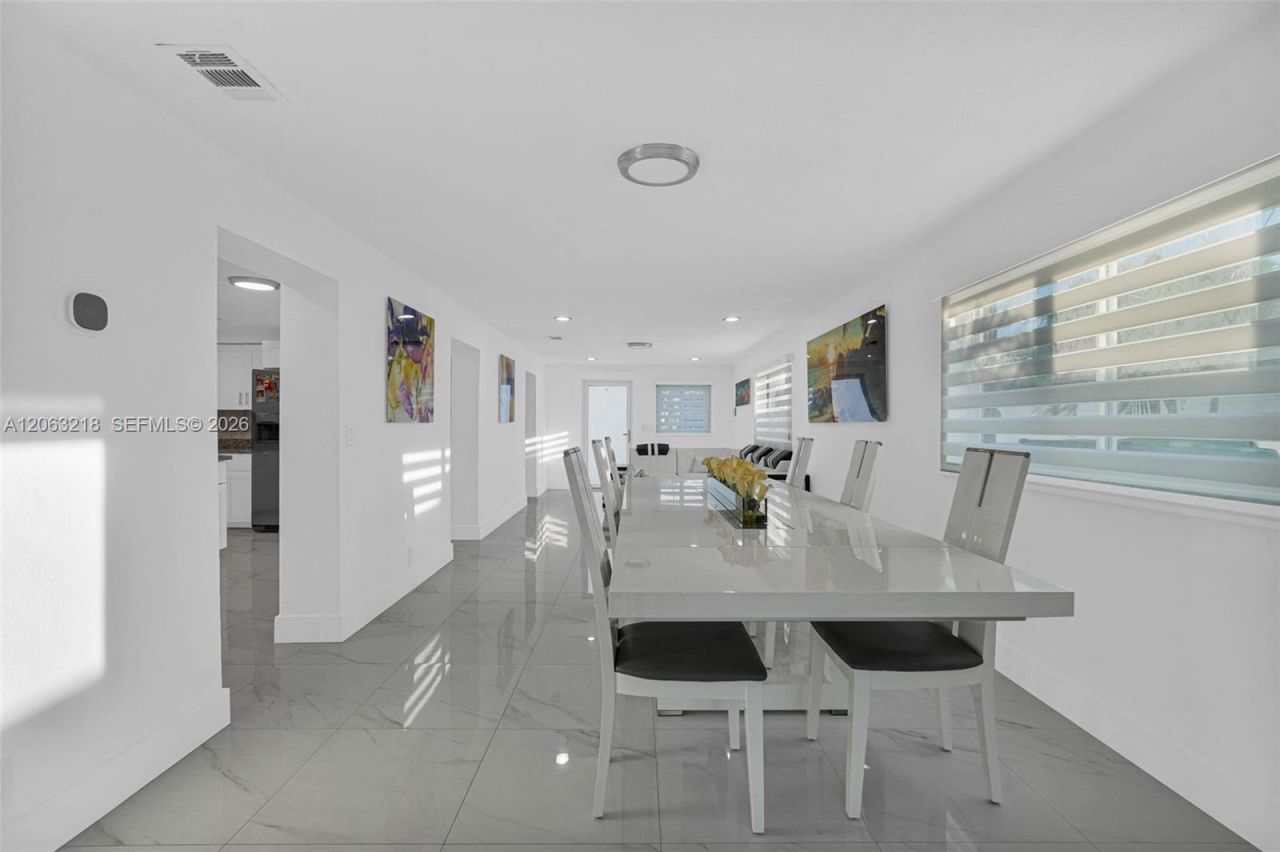 831 E 10th Pl , Hialeah, FL 33010 Photo