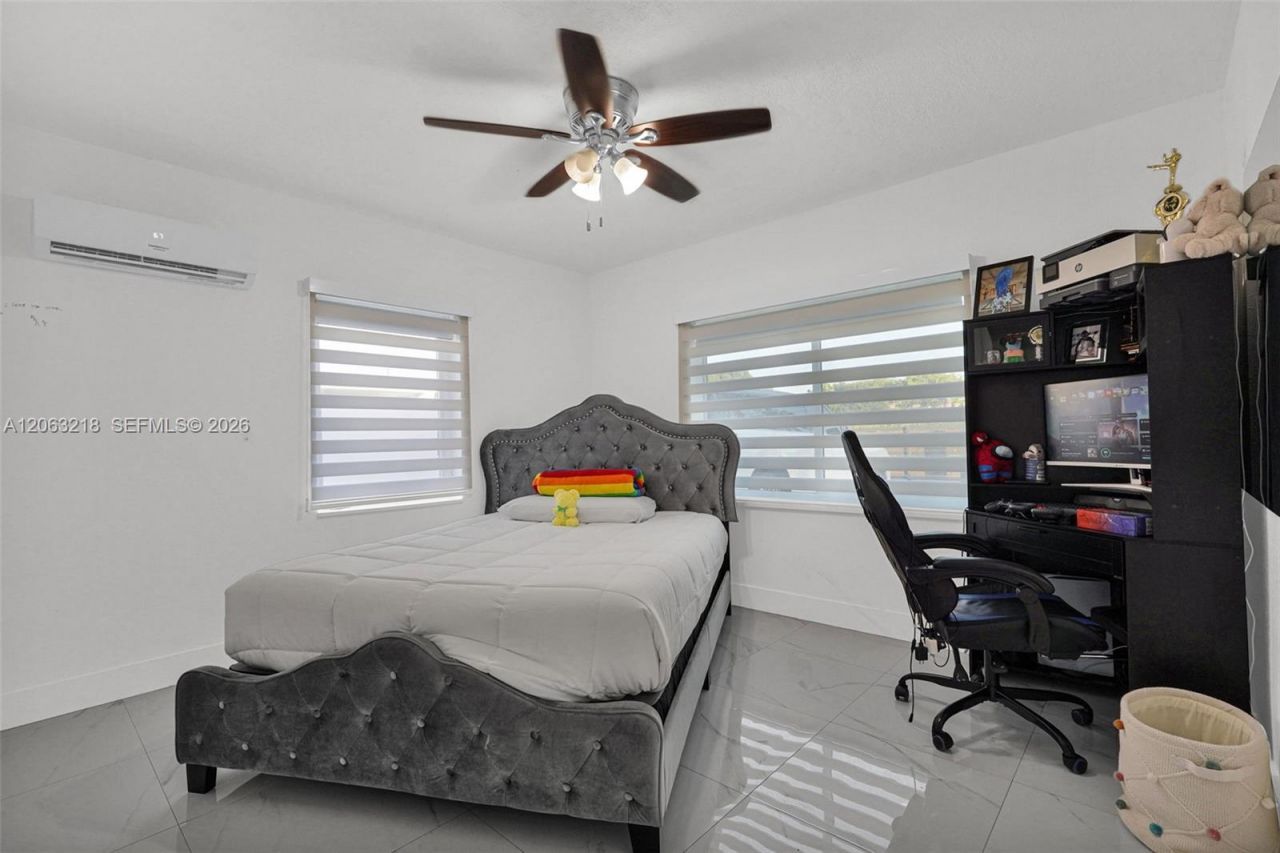 831 E 10th Pl , Hialeah, FL 33010 Photo