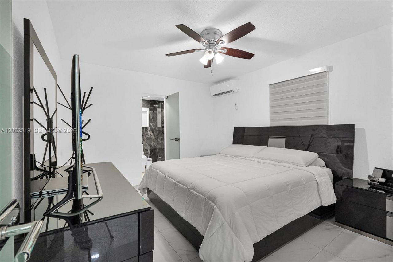 831 E 10th Pl , Hialeah, FL 33010 Photo