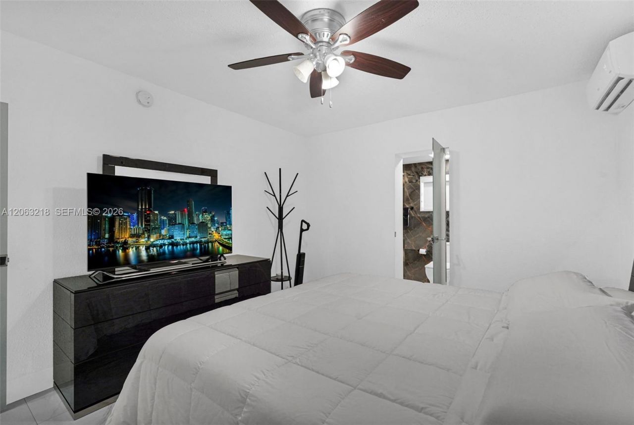 831 E 10th Pl , Hialeah, FL 33010 Photo