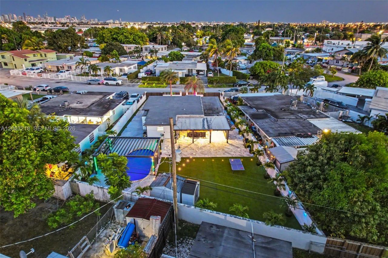 831 E 10th Pl , Hialeah, FL 33010 Photo