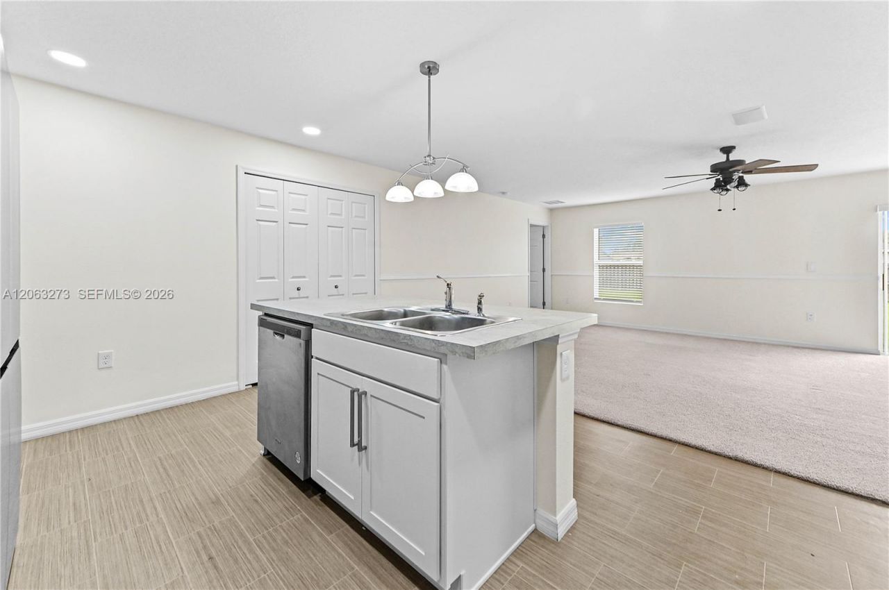 361 SW Thornhill Dr, Port Saint Lucie, FL 34984 Photo