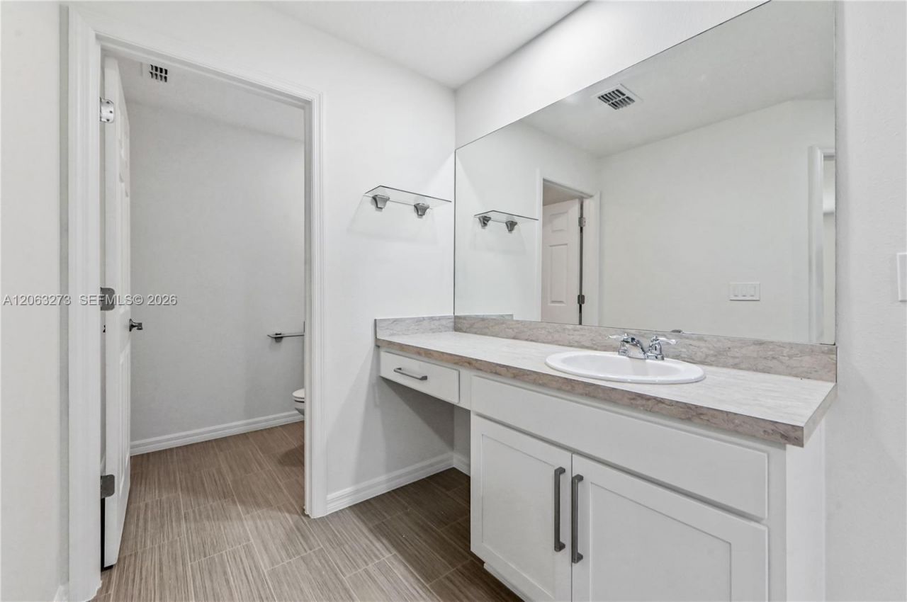 361 SW Thornhill Dr, Port Saint Lucie, FL 34984 Photo