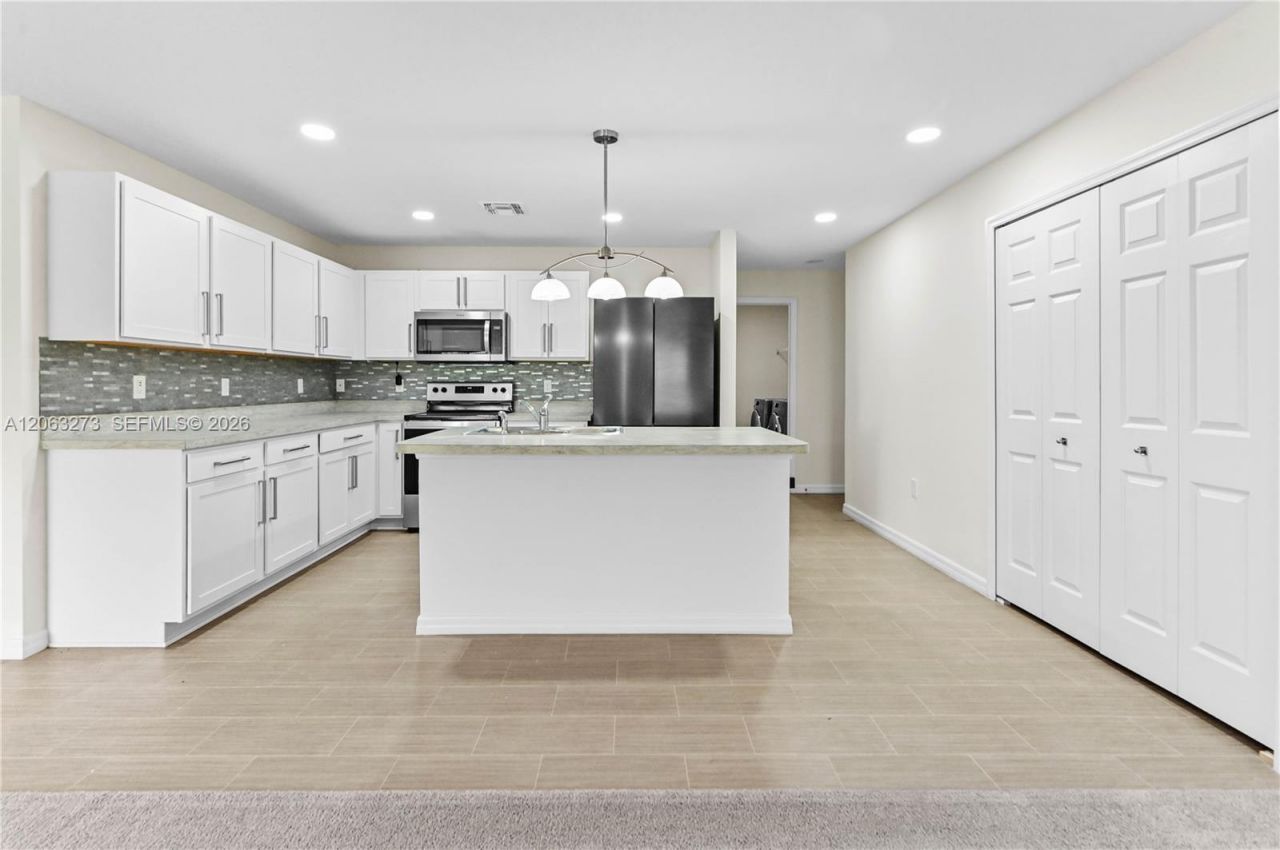 361 SW Thornhill Dr, Port Saint Lucie, FL 34984 Photo