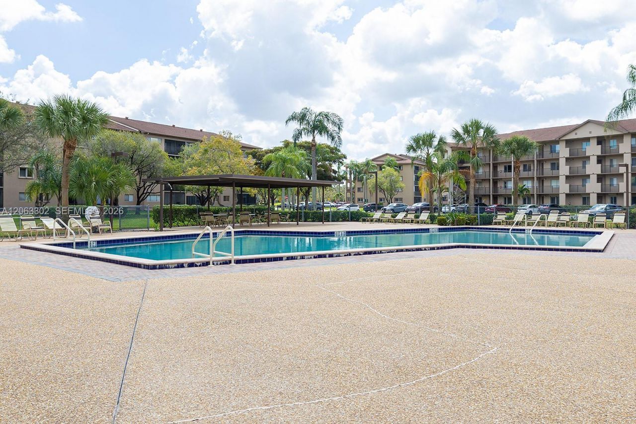 1200 SW 137th Ave, Unit 308E, Pembroke Pines, FL 33027 Photo