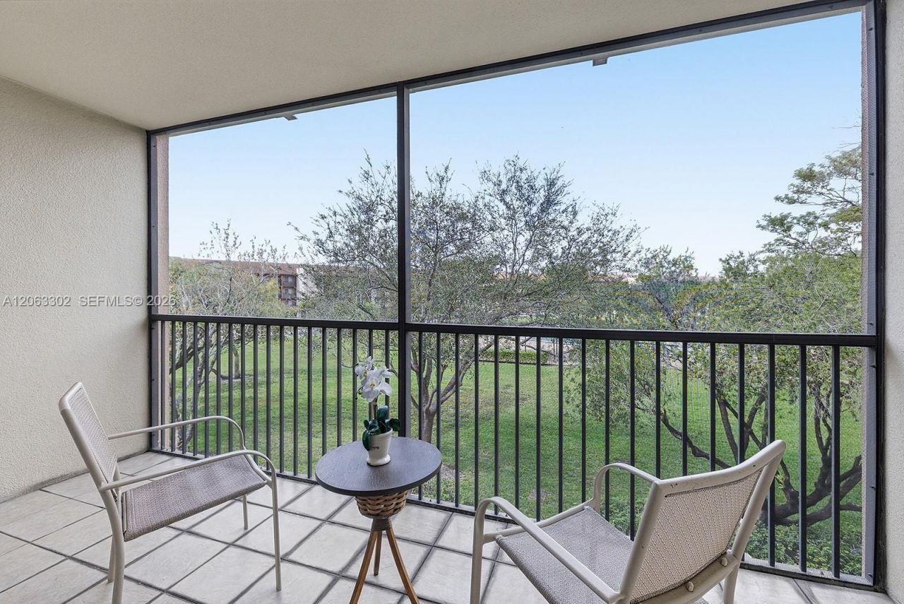 1200 SW 137th Ave, Unit 308E, Pembroke Pines, FL 33027 Photo