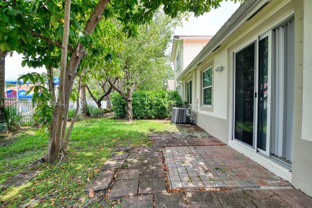 18743 SW 27th St, Miramar, FL 33029 Photo