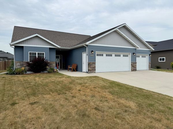 406 13th Street NE, Dilworth, MN 56529