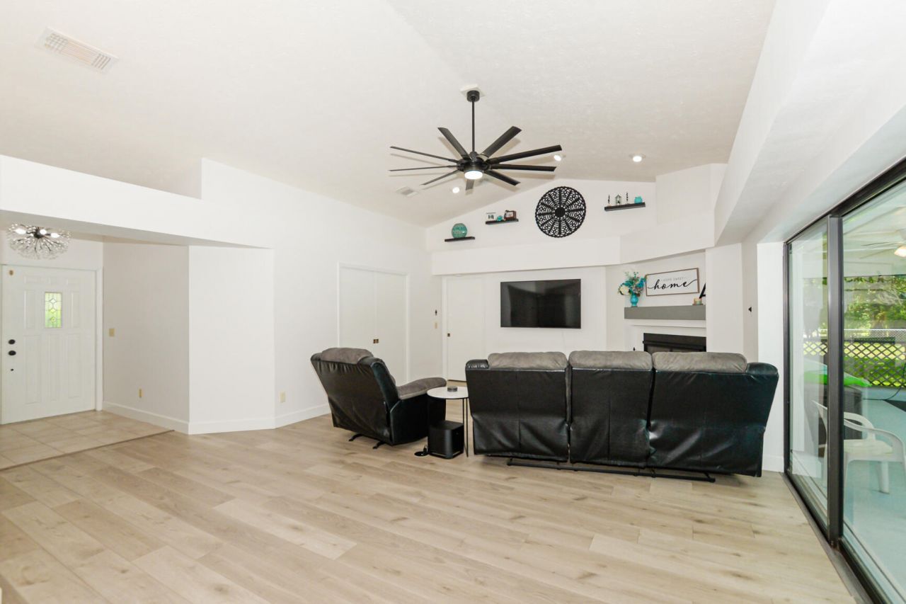 1872 SE Elrose Street, Port Saint Lucie, FL 34952 Photo