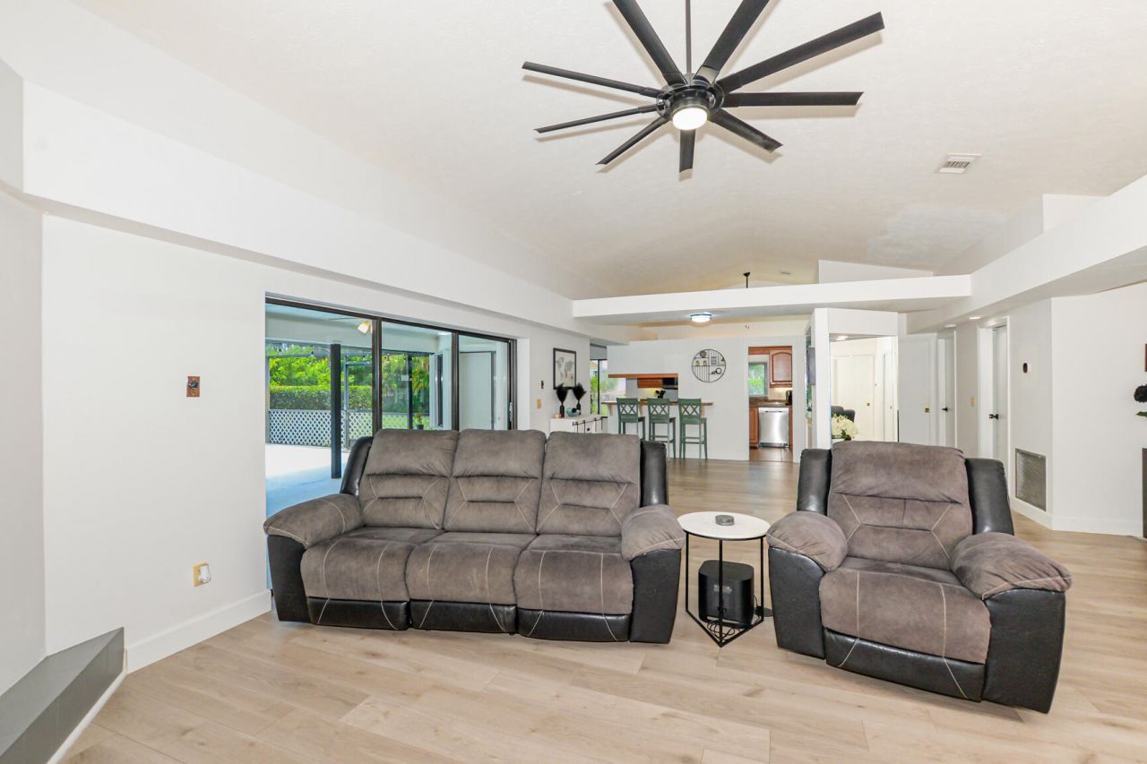 1872 SE Elrose Street, Port Saint Lucie, FL 34952 Photo