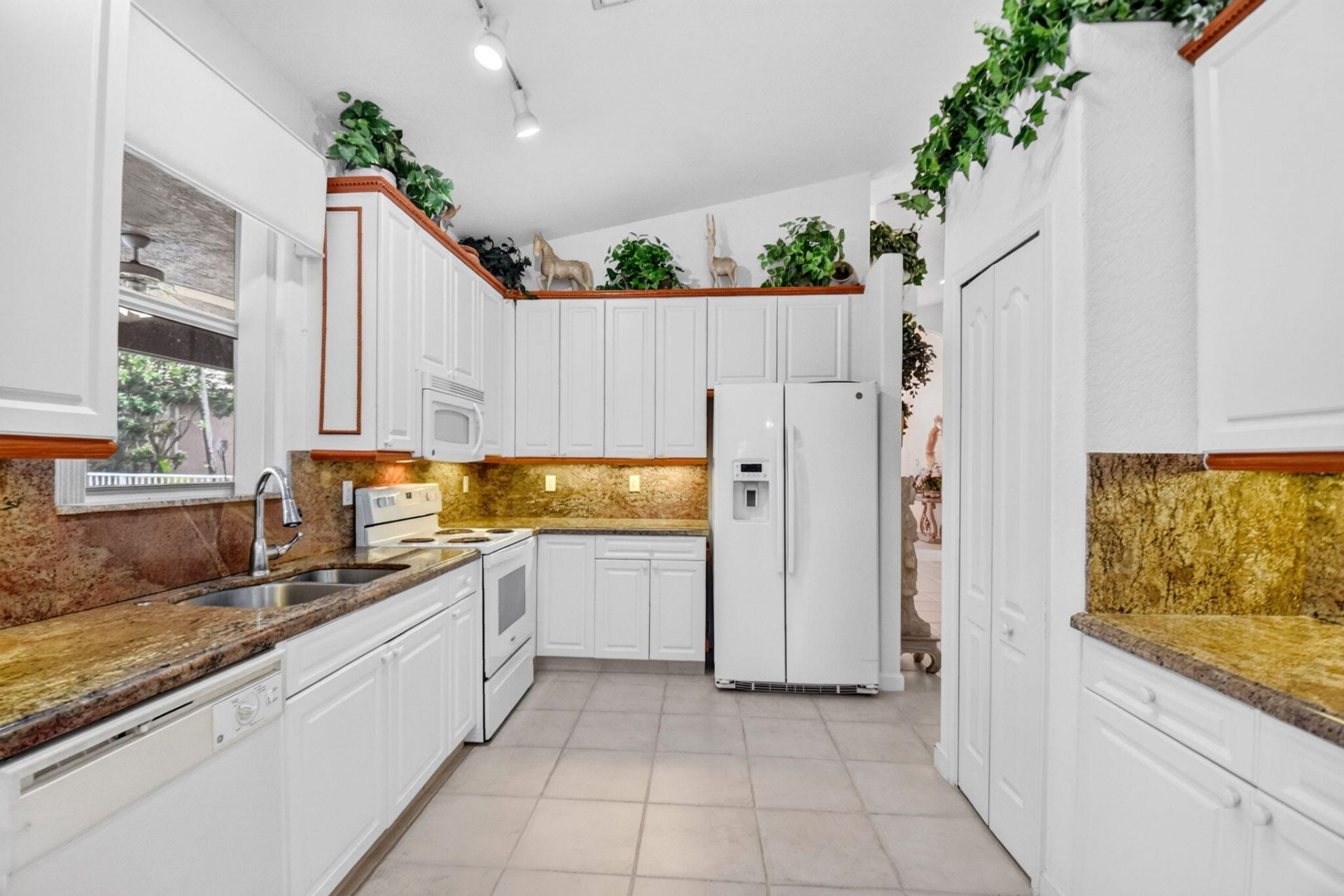 6330 Westchester Club Drive N, Boynton Beach, FL 33437 Photo
