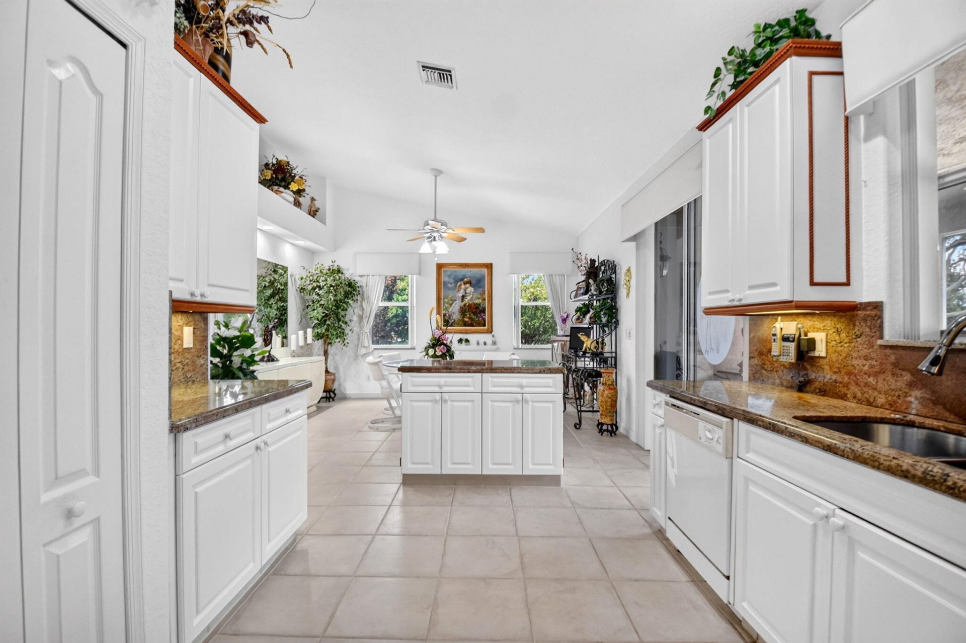 6330 Westchester Club Drive N, Boynton Beach, FL 33437 Photo