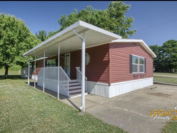 1163 Maple Leaf Lane NW, Walker, MI 49534