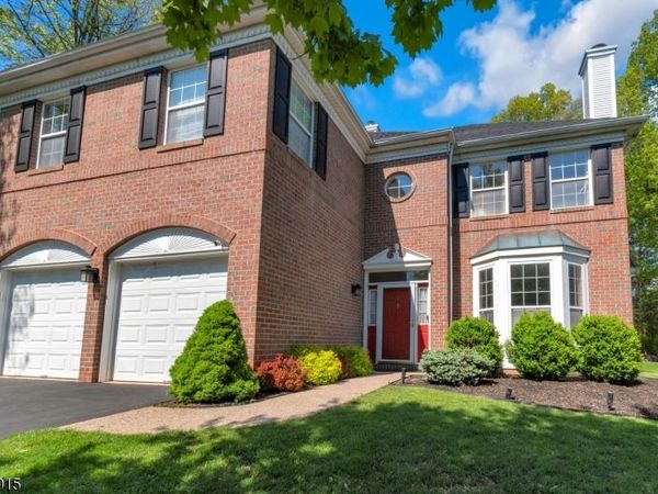 1 Captains Woods Rd, Readington, NJ 08889