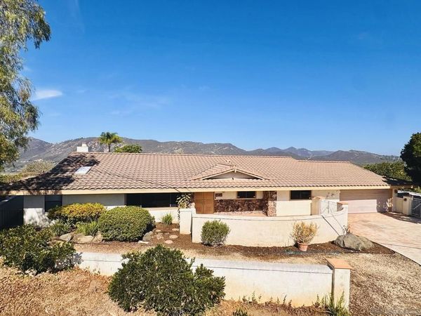 3343 Vista De La Cresta, Escondido, CA 92029