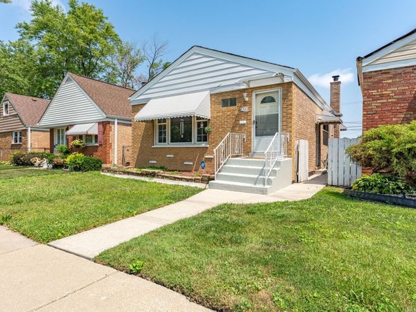 4507 S Leamington Avenue , Chicago, IL 60638