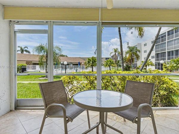 414 SE 10th St, Unit 103, Dania Beach, FL 33004
