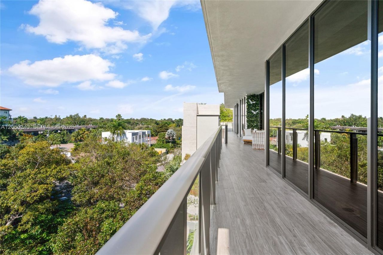 3581 E Glencoe St, Unit 505, Miami, FL 33133 Photo