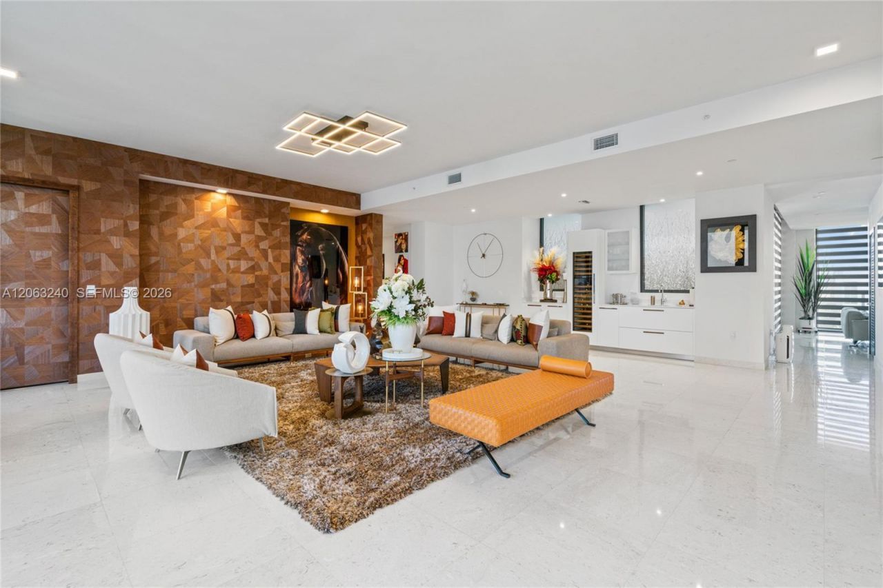 3581 E Glencoe St, Unit 505, Miami, FL 33133 Photo