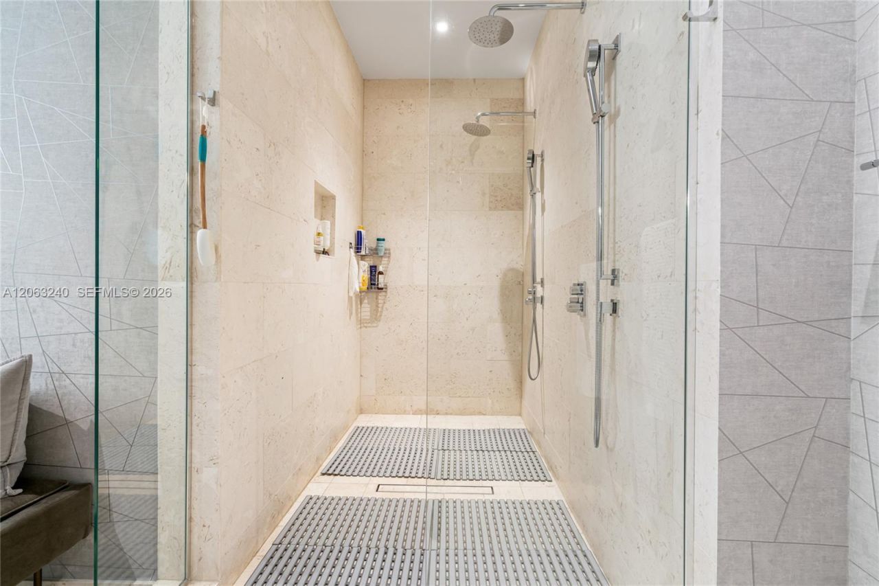 3581 E Glencoe St, Unit 505, Miami, FL 33133 Photo
