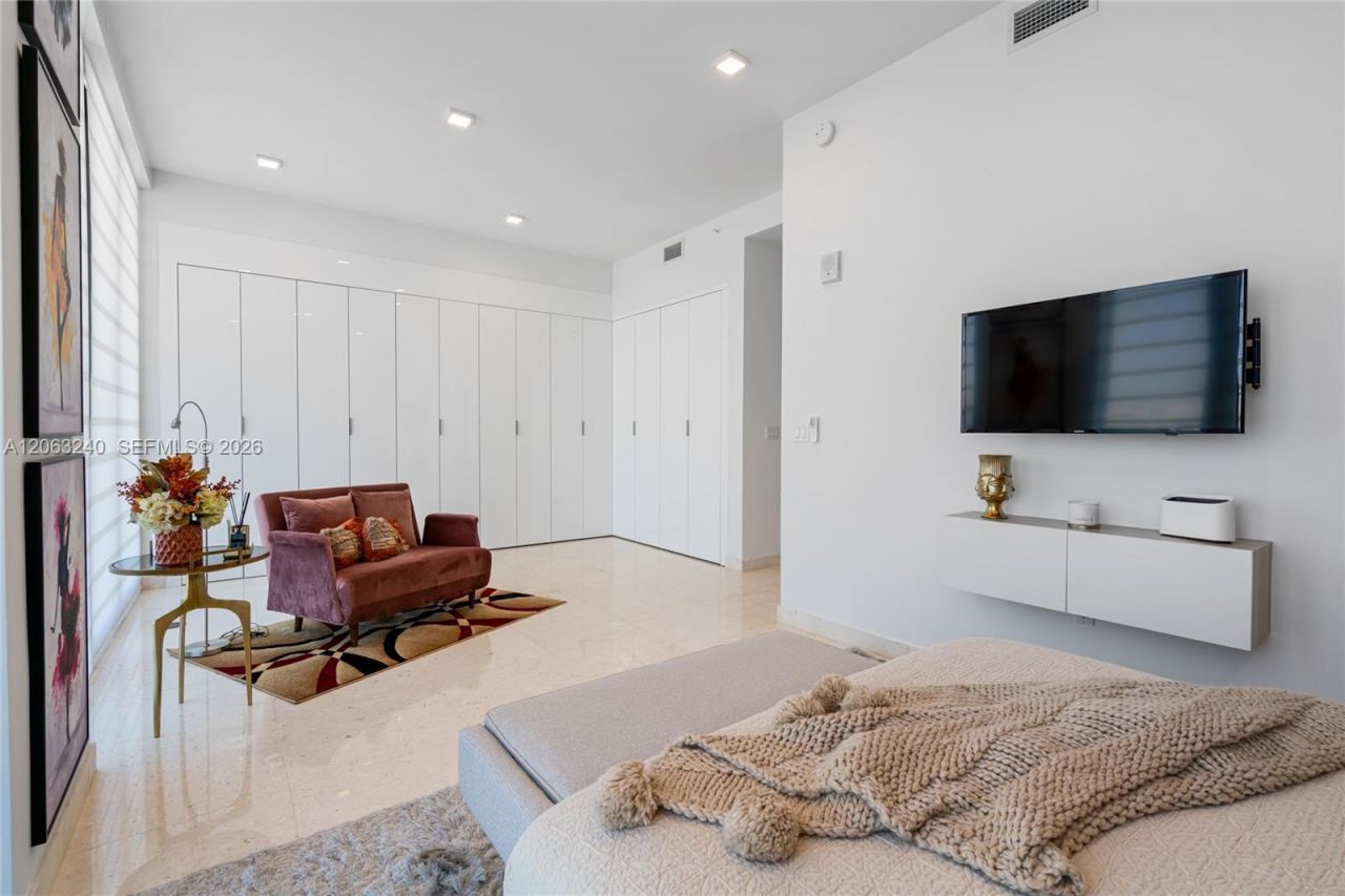 3581 E Glencoe St, Unit 505, Miami, FL 33133 Photo