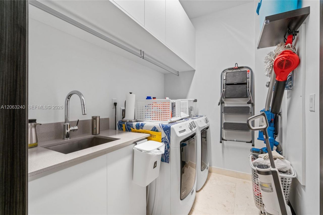3581 E Glencoe St, Unit 505, Miami, FL 33133 Photo