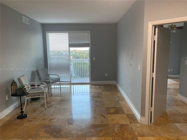 7280 SW 90th St, Unit 504, Miami, FL 33156
